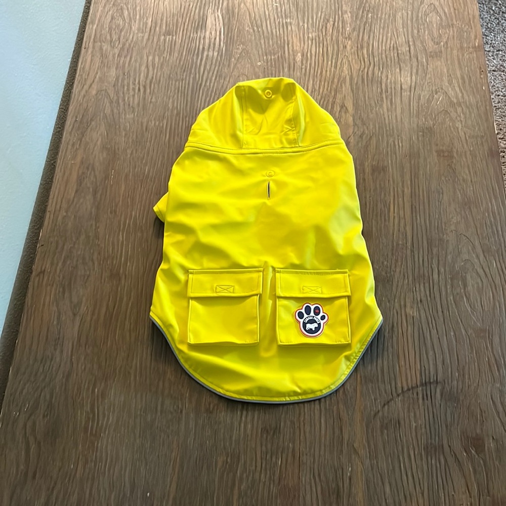 CANADA POOCH RAINCOAT 14